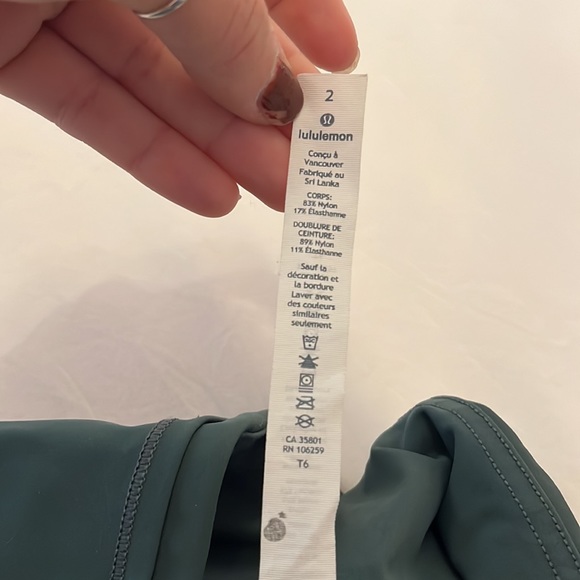 Lululemon leggings size 2 - Picture 4 of 6